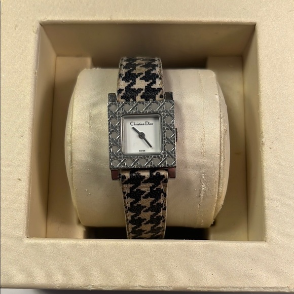 Christian Dior Houndstooth Watch Does Not Come with box anymore. The box sold. - Picture 2 of 6